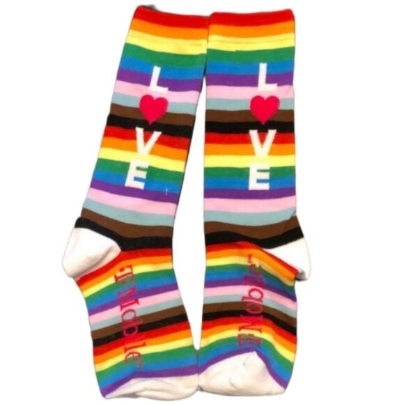 T-Mobile Rainbow Crew Socks S-M Love Pink Heart Pride Limited Edition 1 Pair New - Picture 3 of 6